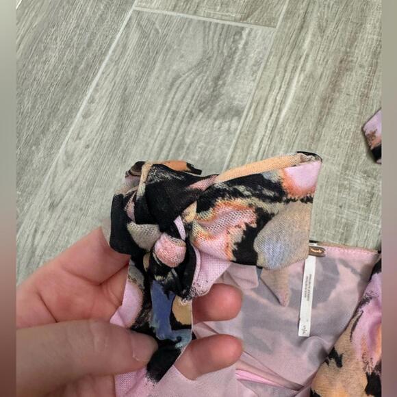 Free People Avenue Black Abstract Print Tie Sleeve Crop Tank Top- Size Small - Picture 4 of 6